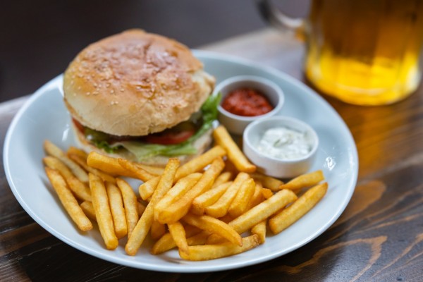 burger-and-potato-fries-on-plate-3356412